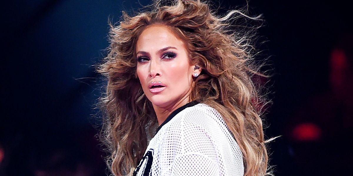 Jennifer Lopez Strolls In Baggy Jeans Sparking A Stir As They Look