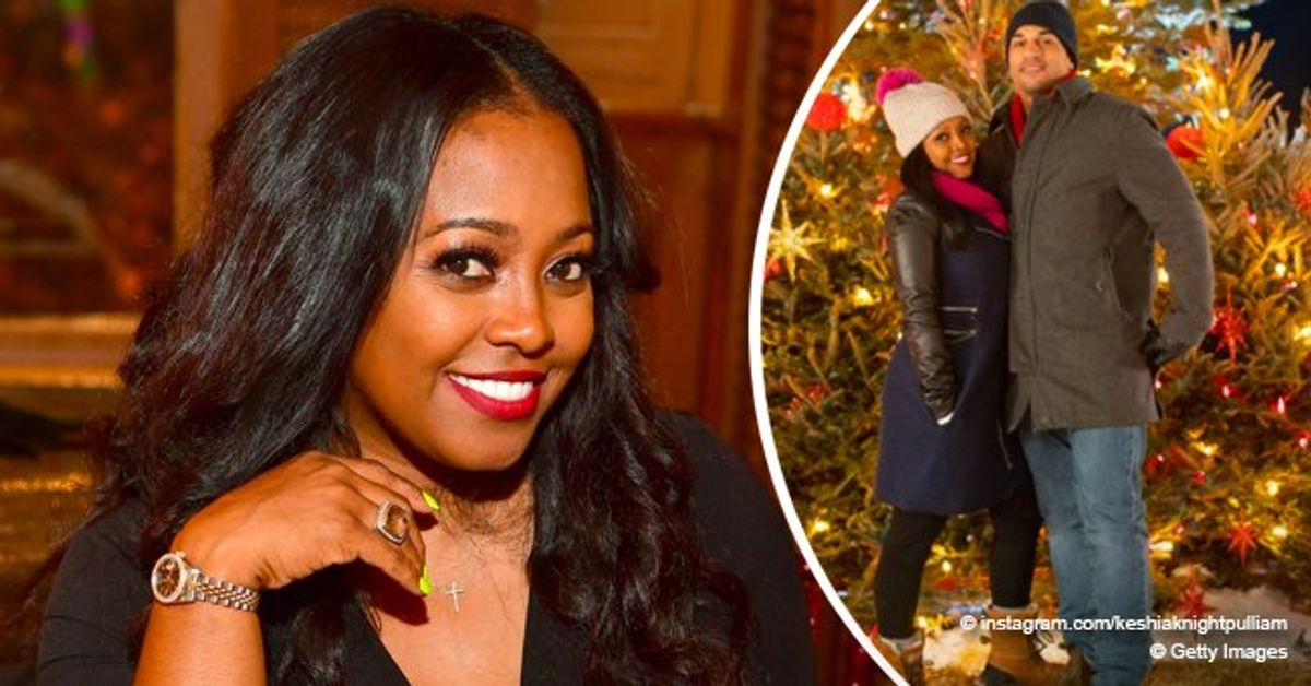 Keshia Knight Pulliam Shows Her Christmas Mood Posing near Christmas 
