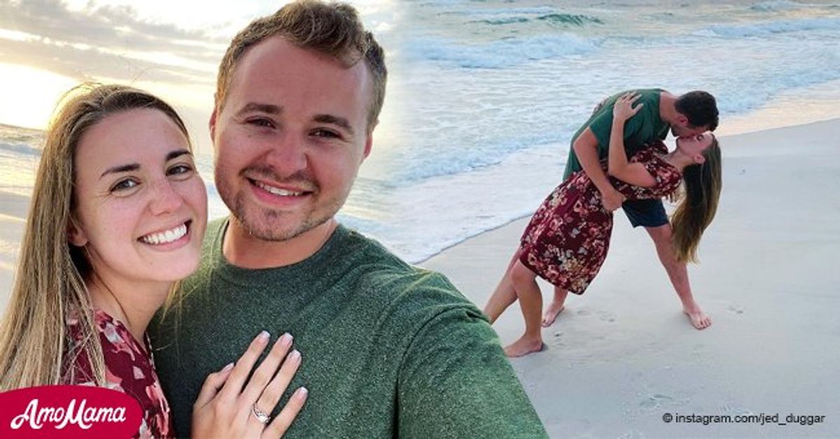 'Counting On' Star Jed Duggar Kisses Wife Katey Passionately on a Beach