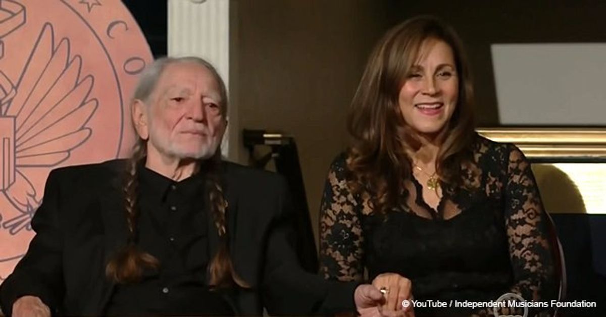 Willie Nelson barely holds back tears listening to 'Seven Spanish ...