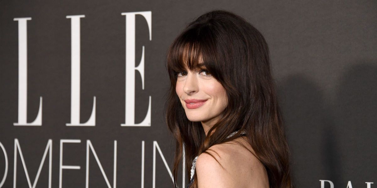 Anne Hathaway Makes a Striking Entrance at 'The End of Oak Street' World Premiere and Fans Can't Stop Talking About One Detail — Photos