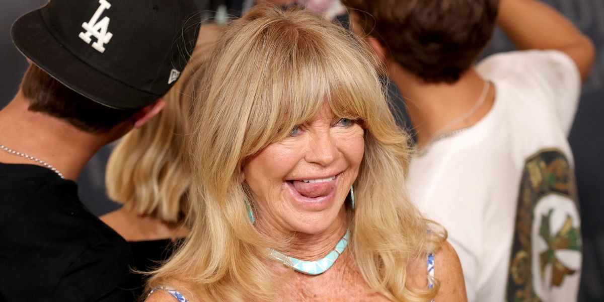 Goldie Hawn, 80, Steals the Show in Kate Hudson’s European Family Vacation Post — Video