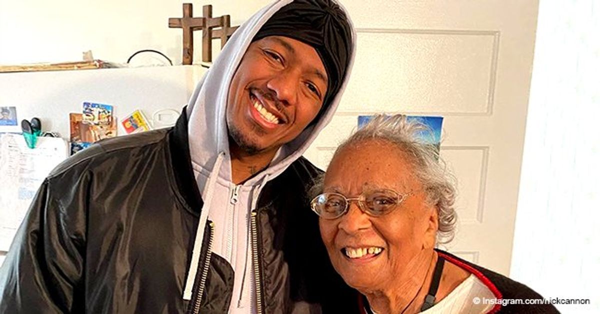 Nick Cannon Melted Hearts with Photo of 100YearOld GreatGrandmother(01)