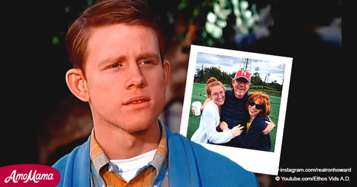 Ron Howard Hugs His Twin Daughters in a Rare Family Photo