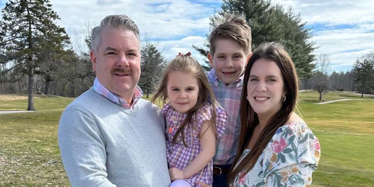 Mother, Terminally Ill Father, and Two Children Found Dead in Their ...