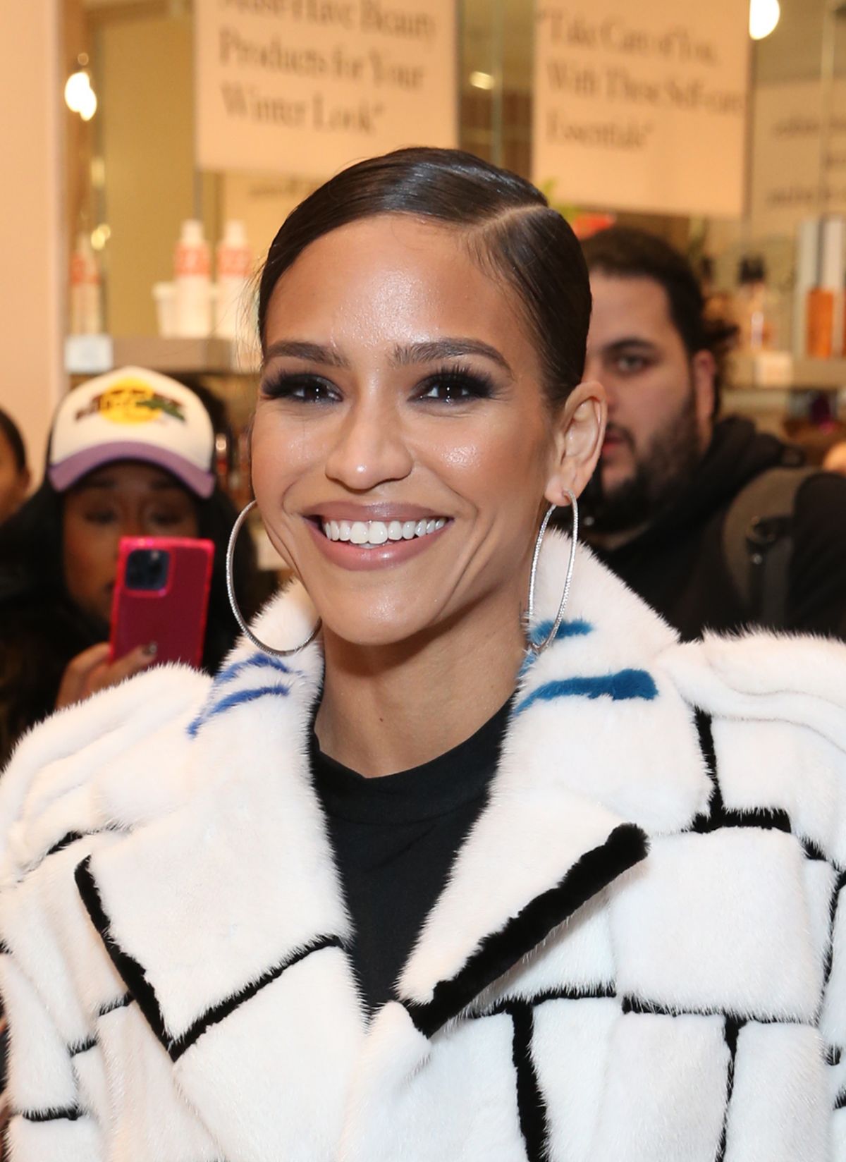 Cassie Ventura Leaves US Following Diddy Trial, with Reportedly No Plans to Return image 3