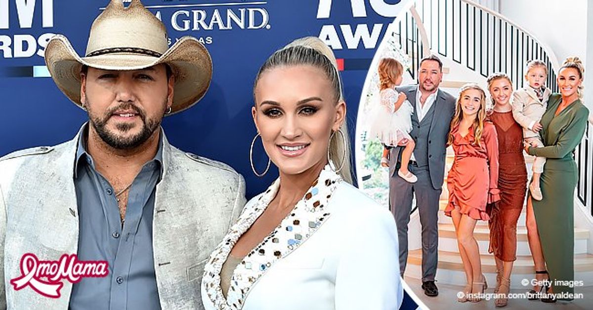 See Rare Family Portrait Jason Aldean's Wife Brittany Shared Of Her ...