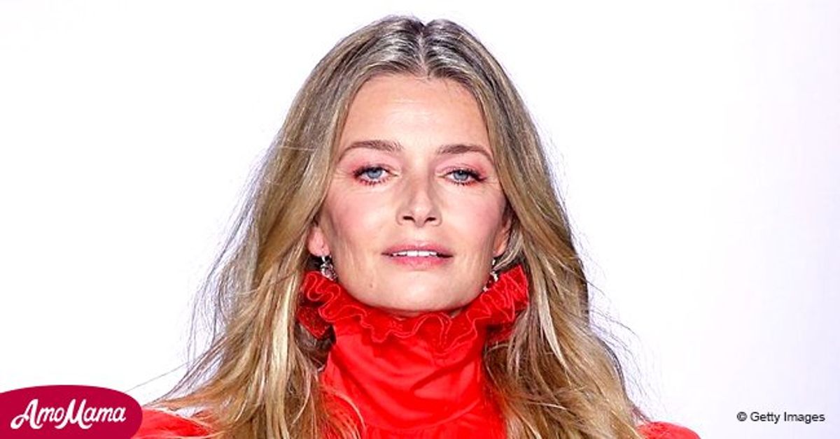 Paulina Porizkova 55 Shows Off Her Flawless Figure Posing On A Piano In Black Lingerie