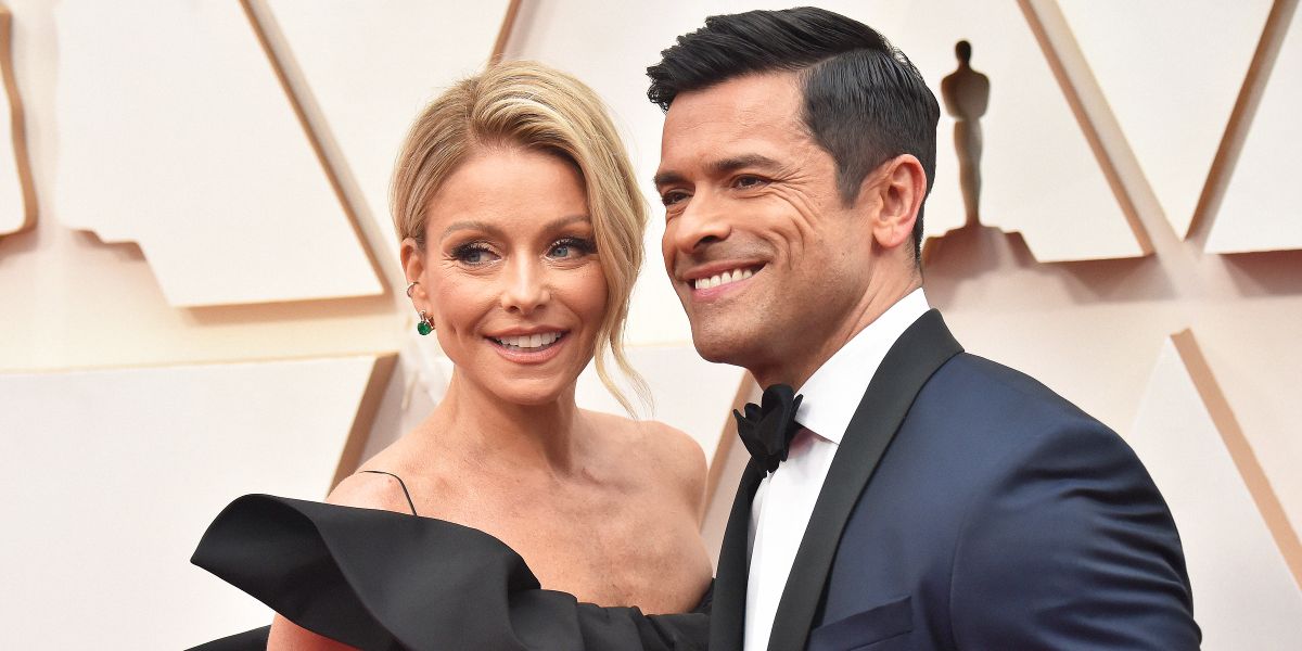 Kelly Ripa & Mark Consuelos' Gorgeous Son Turns 27, Looks like 'Daddy's ...