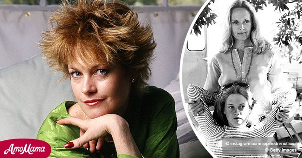 Melanie Griffith's Mom Tippi Hedren Posts Throwback Photo with Her(01)