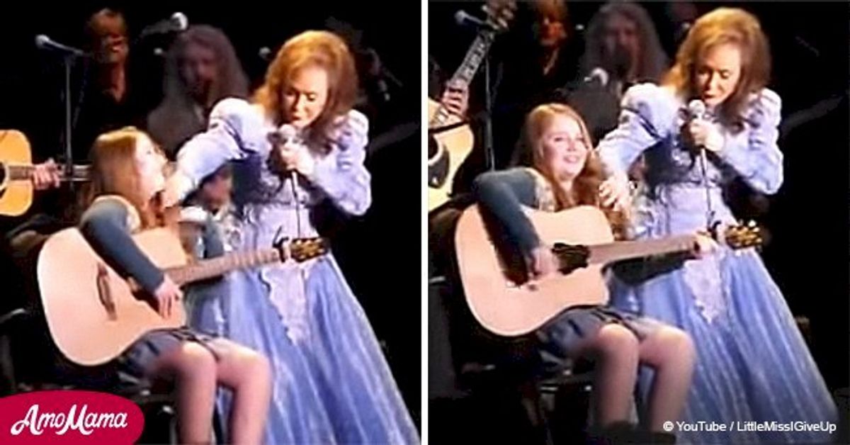 Loretta Lynn Invites Her Granddaughter On Stage And Girl Steals The ...