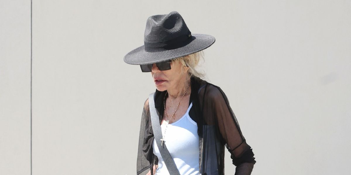 This 89-Year-Old Former Star Divides Fans as They Speculate About ...