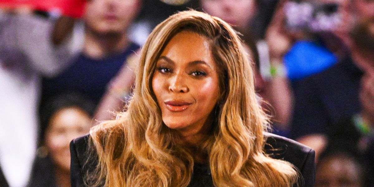 Beyoncé Shares New Photos, Igniting Buzz over Her New Haircut