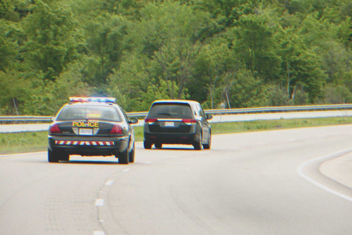 “No! Watch out!” Teen Loses Control Being Chased by Cops, His Dad Gets