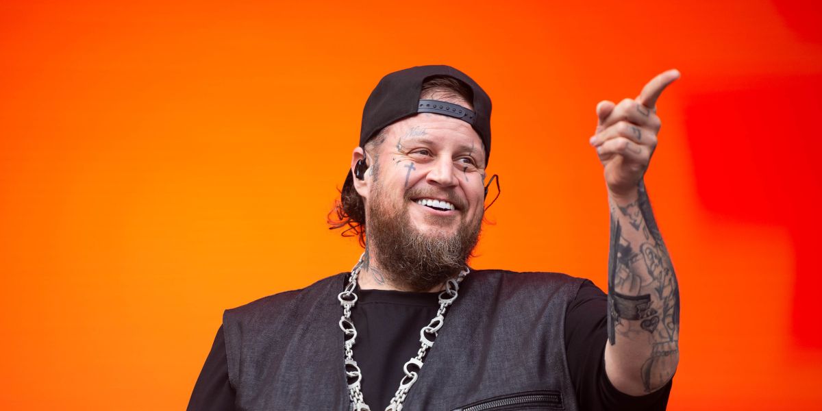 Jelly Roll Turns His Toronto Stadium Show into a Heartfelt Moment, Spotlighting What Matters Most to Him Right Now