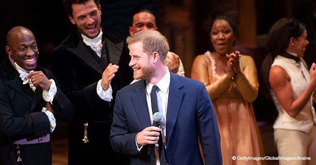 Prince Harry walks out onstage and briefly sings at the Hamilton ...