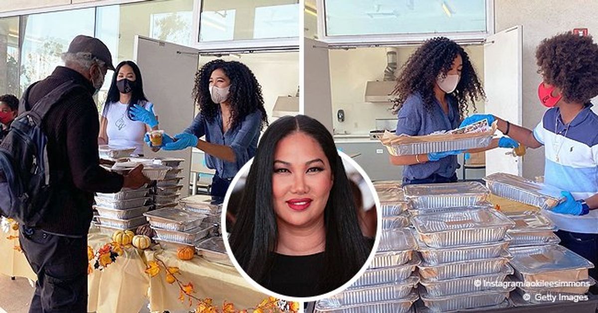 Aoki Lee Simmons Serves Thanksgiving Meals with Mom Kimora & Siblings