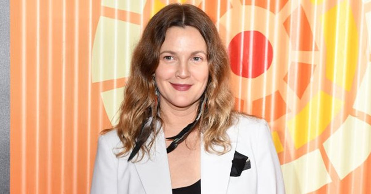 Drew Barrymore Opens Up About SelfCare Routine That Helped Her Cope(01)