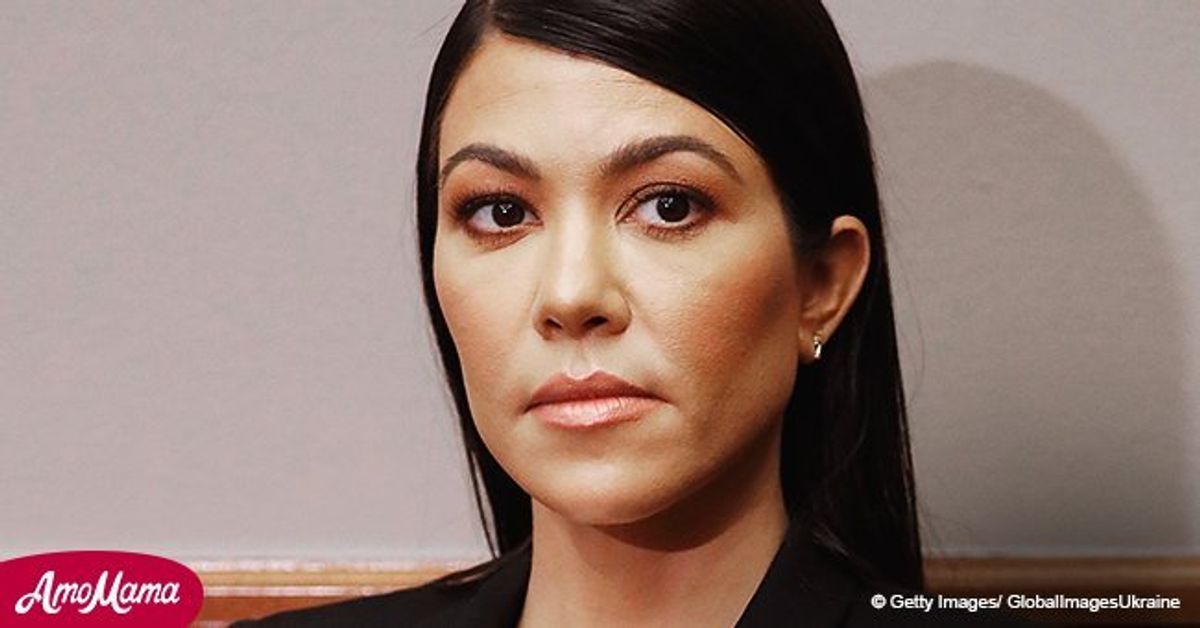 Kourtney Kardashian is weighing in at a scrawny 98 pounds in new photos(01)