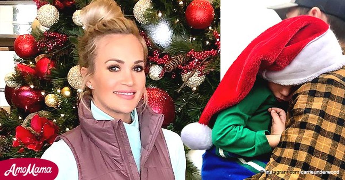 Carrie Underwood Reveals Traditional Christmas Decorations in Her Home(01)