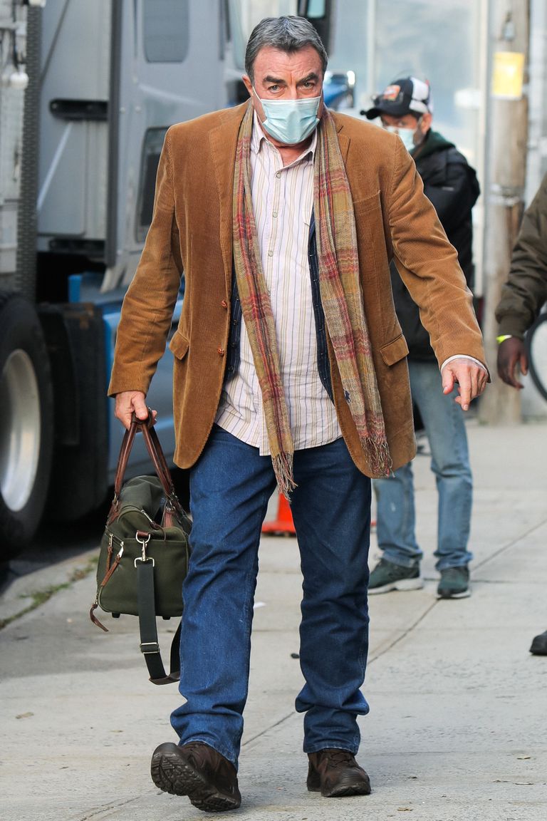Tom Selleck sur le plateau de tournage de la série télévisée 'Blue Bloods' le 20 octobre 2020 à New York. | Source : Getty Images