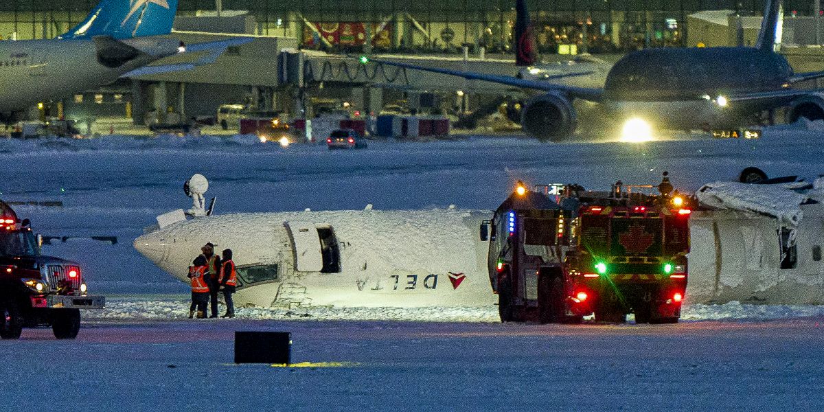Users Speculate on the Cause of Delta Plane Crash After Watching the Video