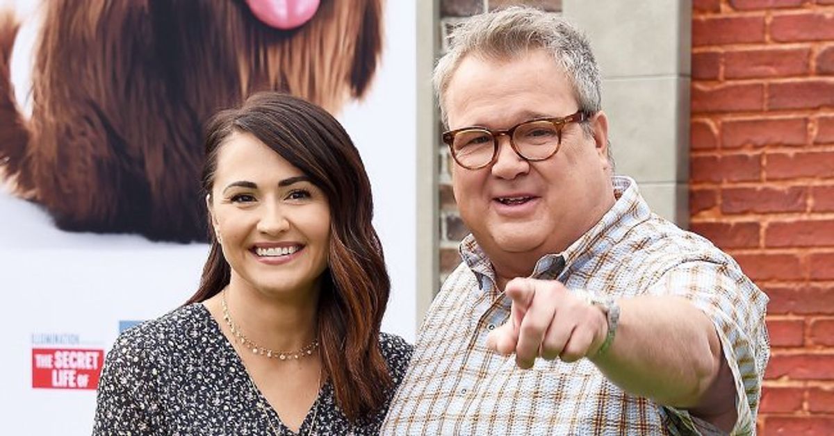 'Modern Family' Star Eric Stonestreet Is Engaged to Girlfriend Lindsay(02)
