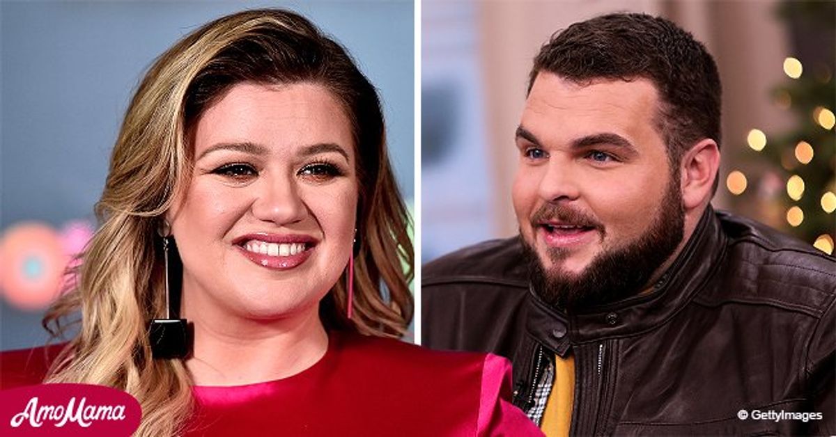 Kelly Clarkson's 'The Voice' Winner Jake Hoot Looks up to Her as a