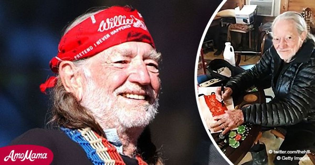Willie Nelson Auctions Masks with His Autograph to Raise Money for More(02)