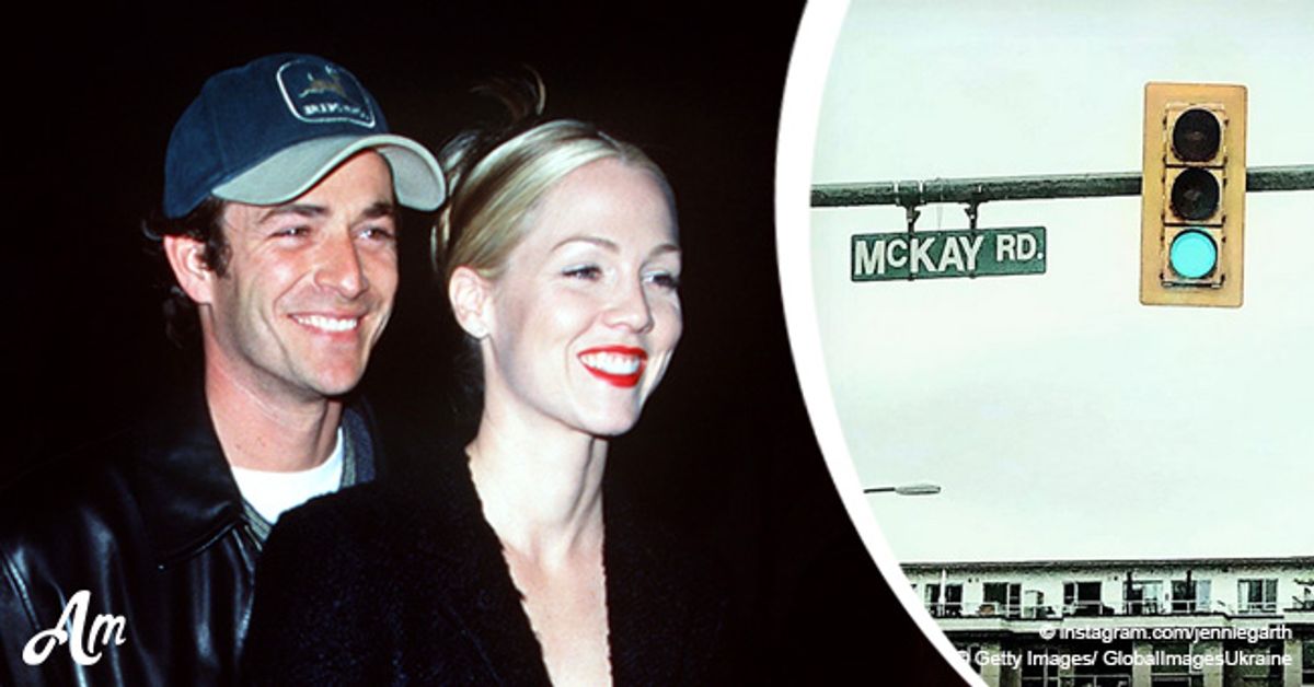 Jennie Garth Shares a ‘Sign’ from Late CoStar Luke Perry in a Touching(02)