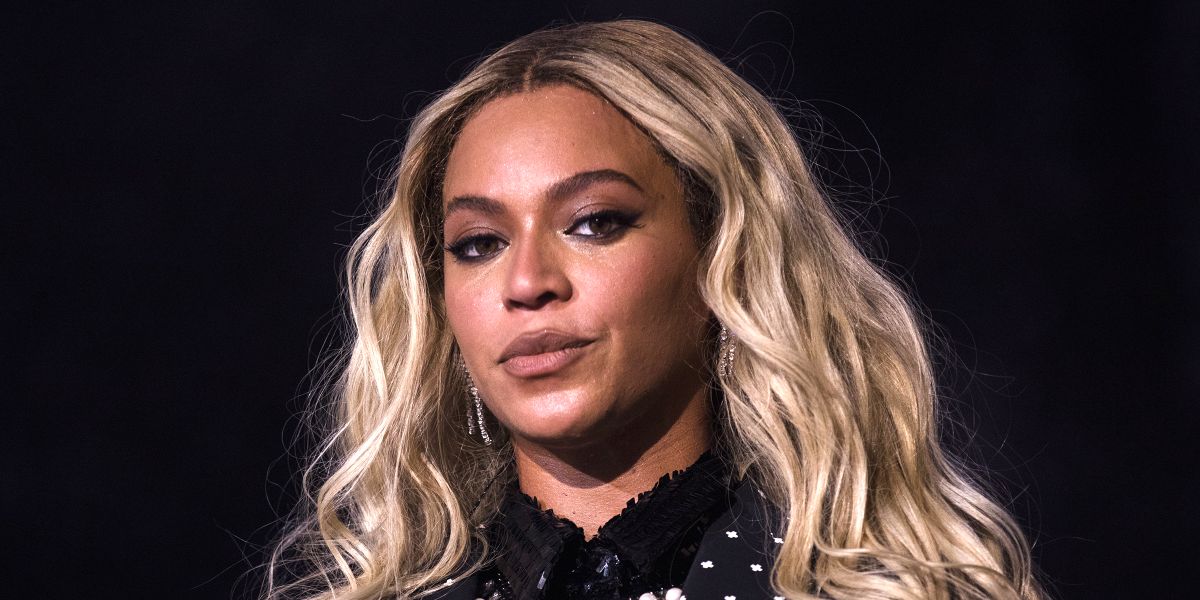 Beyoncé's Appearance at Glamour Women of the Year Sparks Discussions ...