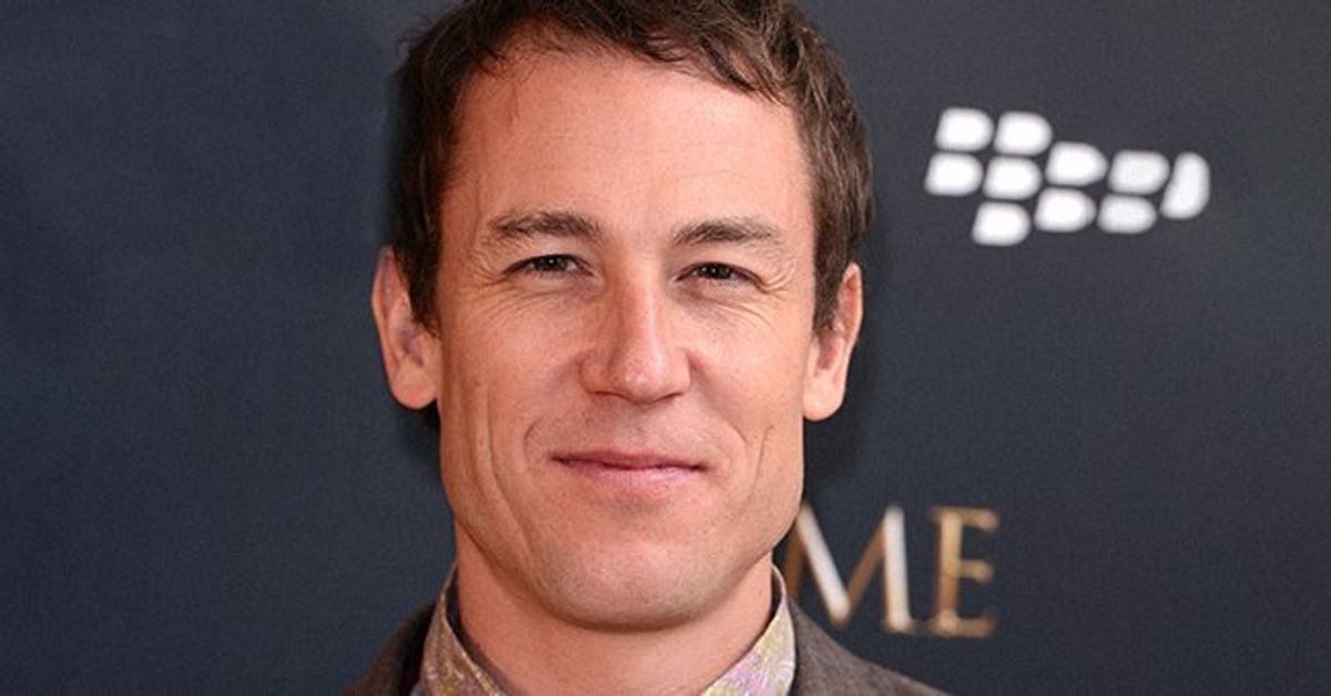 'The Crown' Actor Tobias Menzies Dedicates Emmy to Late Michael K Williams